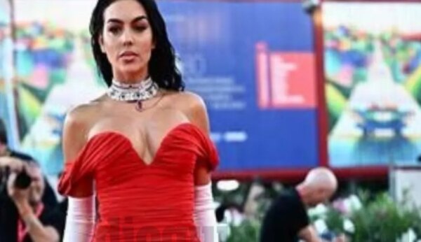 Read more about the article Georgina Rodríguez surpreende com look ‘plagiado’ aos 33 anos – o colar deslumbrante vale 500 mil euros