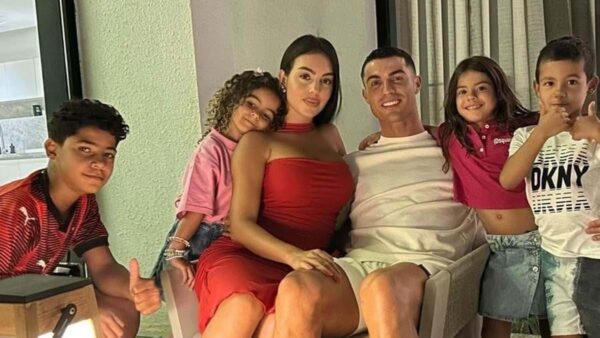 Read more about the article Georgina Rodríguez partilha vídeo dos filhos a treinarem com Cristiano Ronaldo