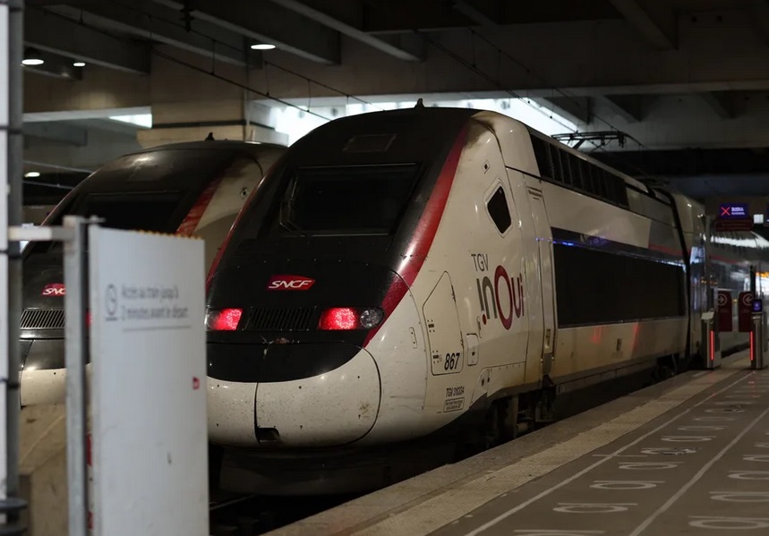 Read more about the article Ataques Coordenados Paralisam Linhas de Comboio na França