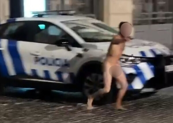 Read more about the article Homem que corria nu com objeto suspeito é detido pela polícia no Porto