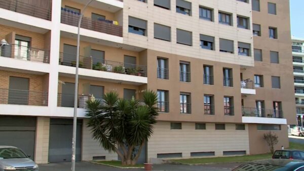 Read more about the article Jovem de 22 anos grita por socorro e morre em queda do quarto andar de um apartamento em Odivelas