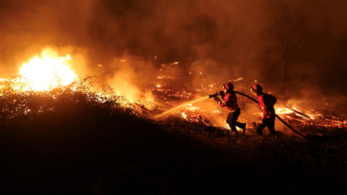 Read more about the article O balanço das vítimas mortais dos incêndios subiu para sete: quatro bombeiros e três civis