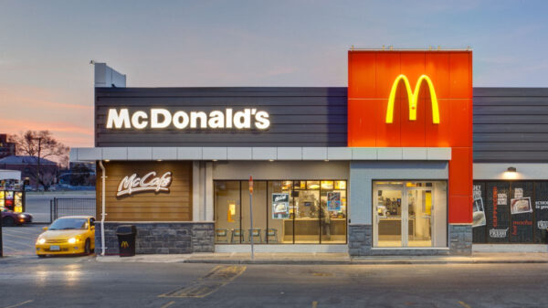 Read more about the article Um morto e mais de 40 doentes após comerem no McDonald’s